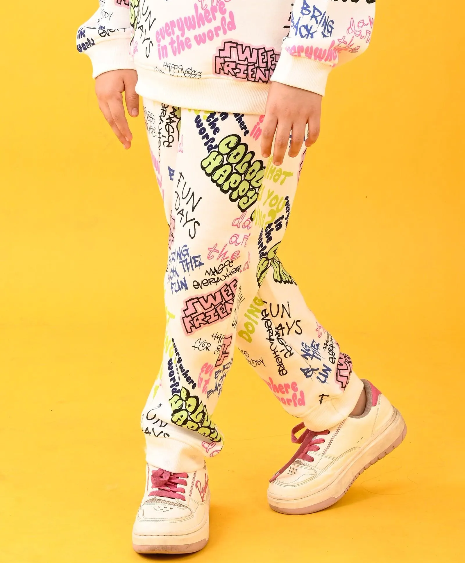 COLORFUL HAPPINESS FLEECE JOGGER - WHITE