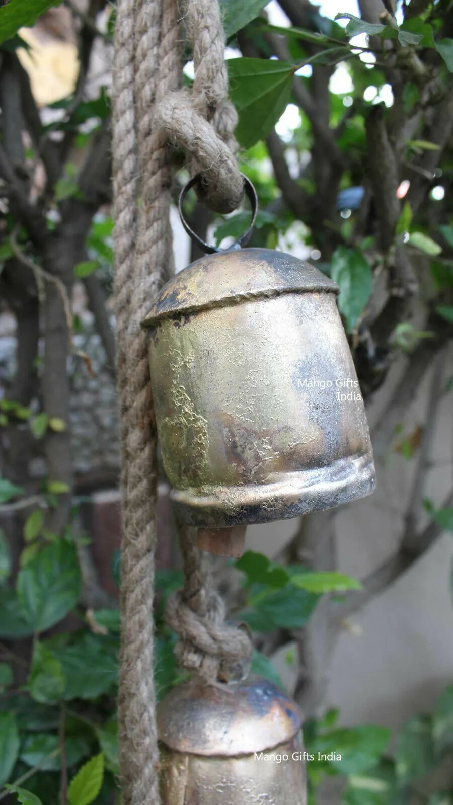 Decorative 4 Harmony Rustic Cluster Bells Garden Relaxing Tranquil Garden Wind Chimes, Country Style Cow Bells Antique Gold Finish Wall Hanging 76 cm Height