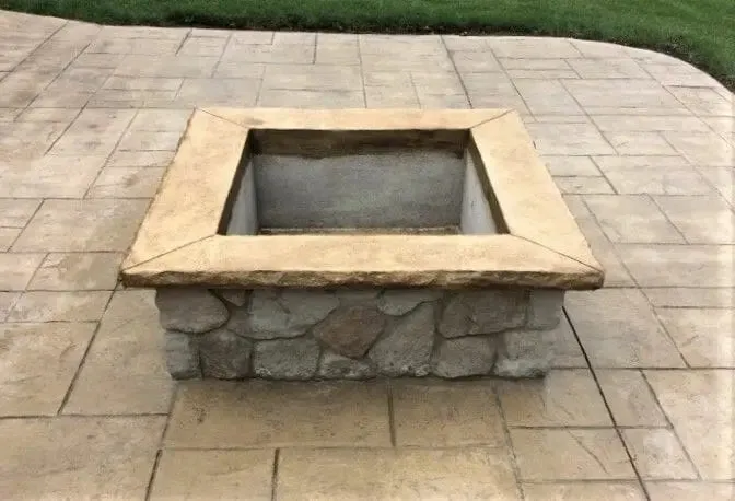 Firepit Concrete Square Molds - Boulder Rock Liners (Set of 4)