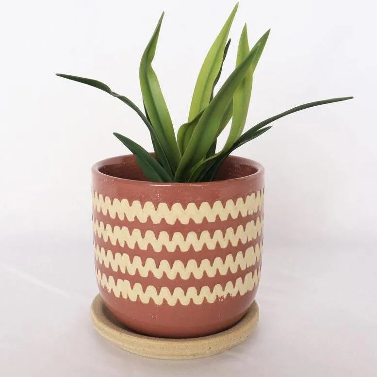 Onyx Berry Planter