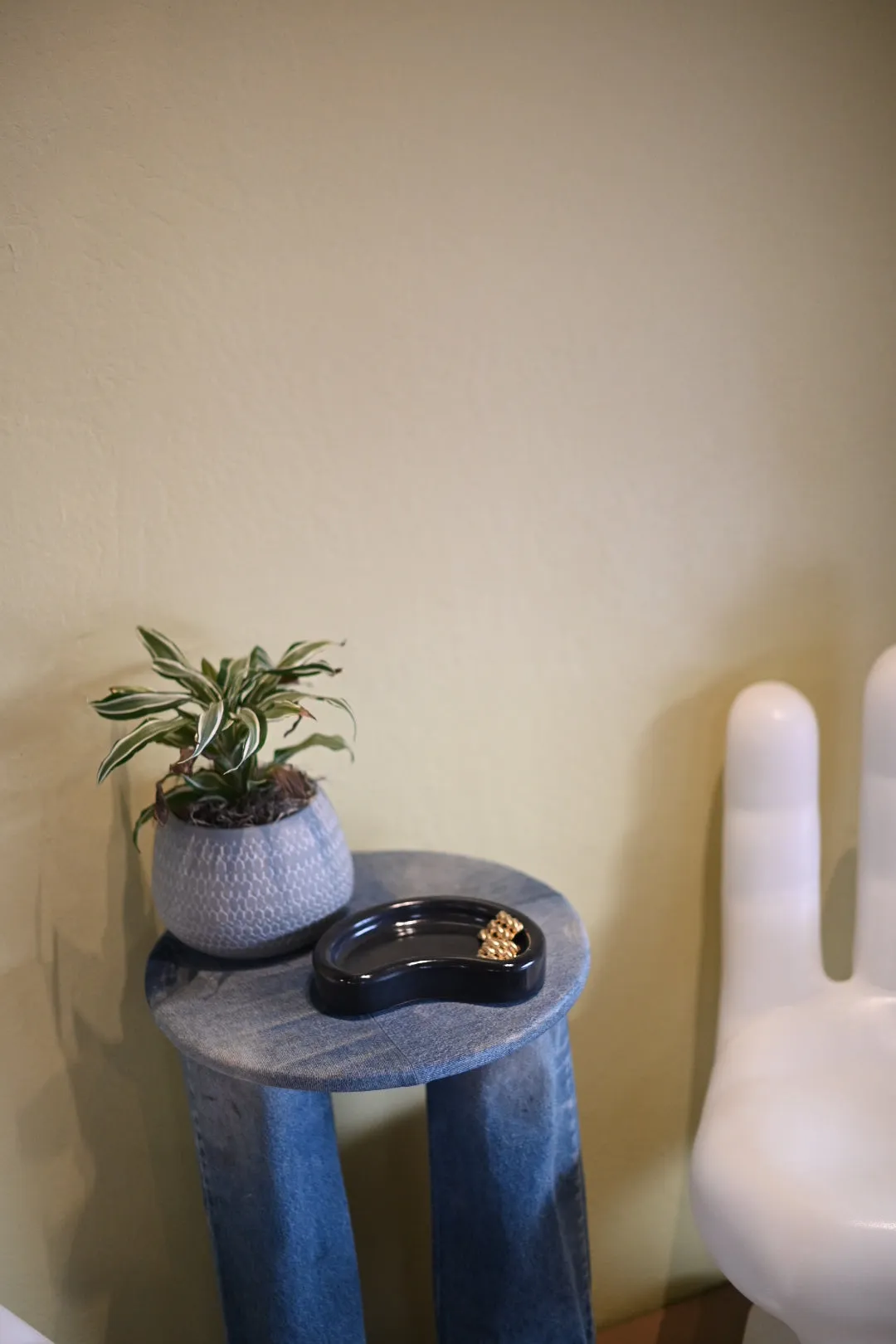 "Frijolito" Concrete Tray Collection